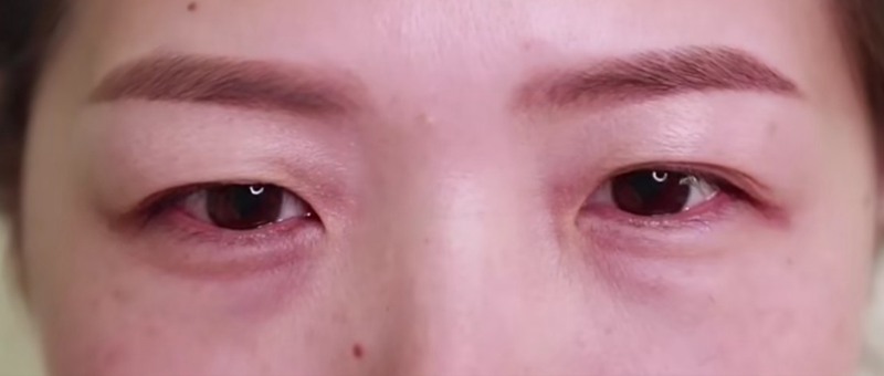 《局部化妝之畫(huà)眉》畫(huà)眉基礎(chǔ)技巧講解_百度云網(wǎng)盤視頻教程插圖